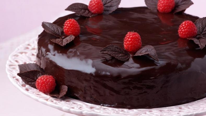 Chocolate DIVINE Cake